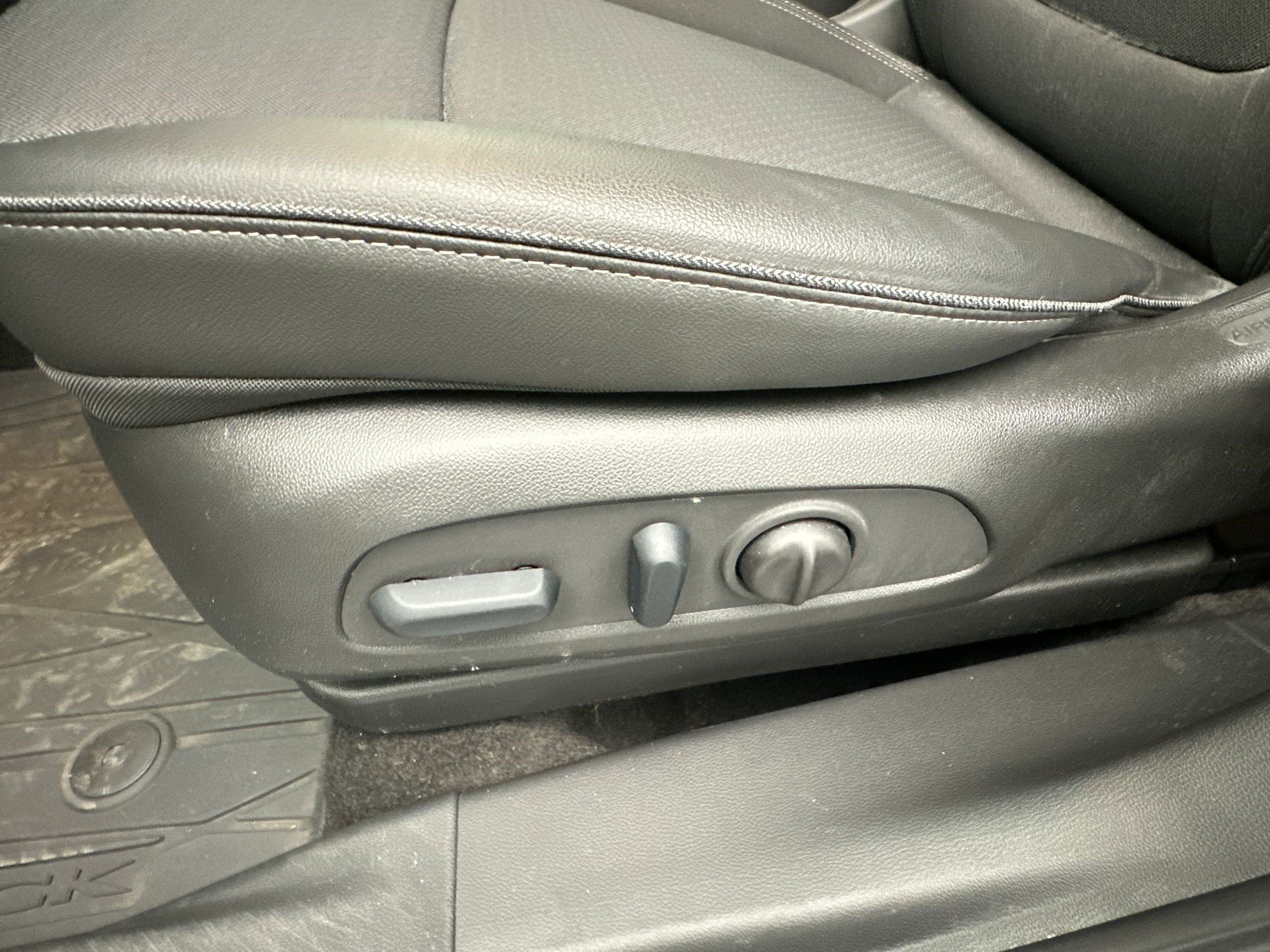 Certified 2023 Buick Encore GX Preferred w/ Cold Weather Comfort Package image 13