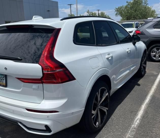 Used 2023 Volvo XC60 T8 Ultimate w/ Protection Package AWD/4WD image 2