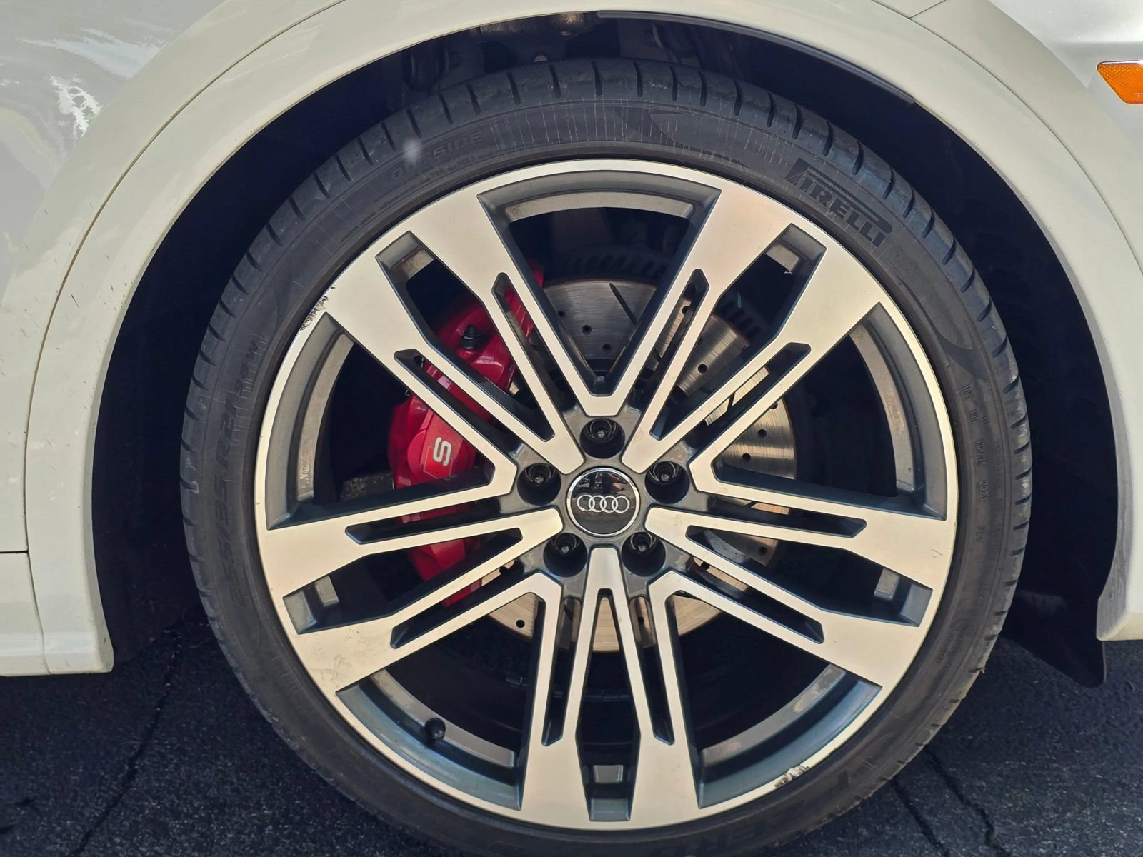 Used 2019 Audi SQ5 Premium Plus w/ Premium Plus Package AWD/4WD image 9