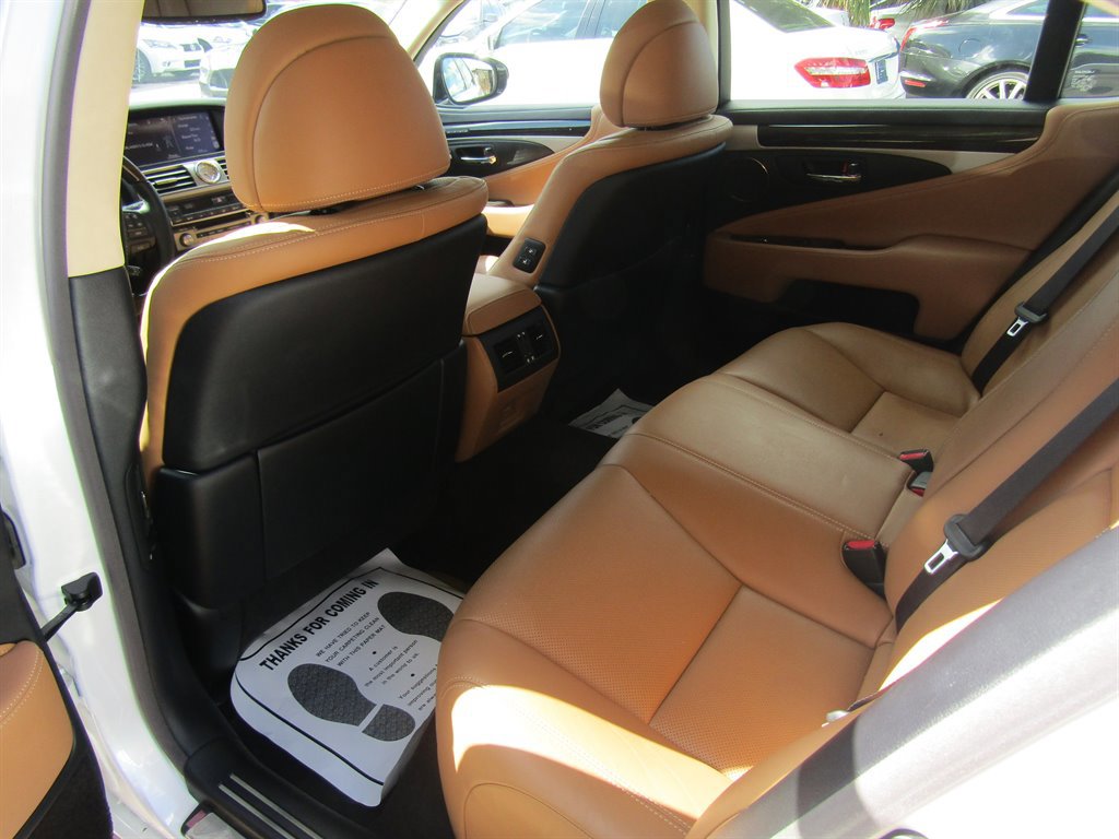 Used 2017 Lexus LS 460 w/ Comfort Package image 12