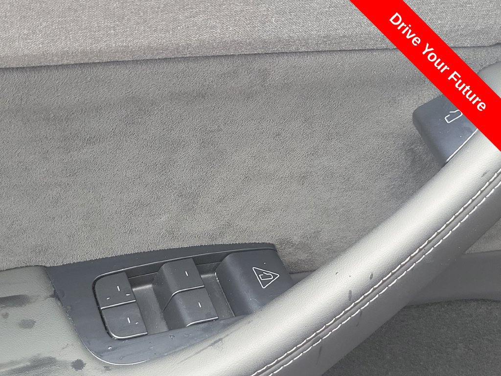 Used 2026 Tesla Model Y 2WD image 11