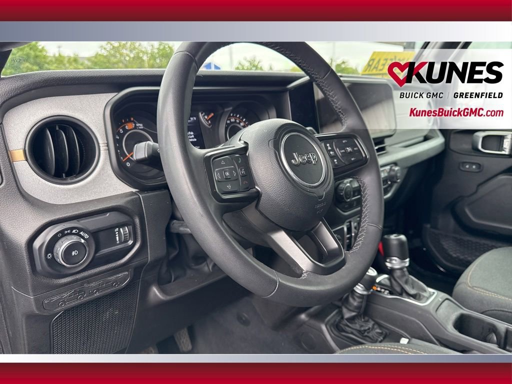 Used 2025 Jeep Wrangler Unlimited Sport AWD/4WD image 13