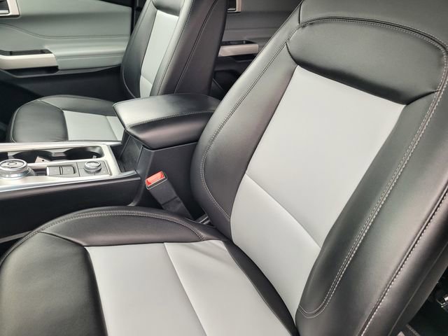 Certified 2022 Ford Explorer XLT w/ Equipment Group 202A image 11