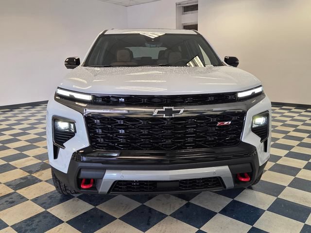 New 2027 Chevrolet Traverse Z71 w/ Enhanced Driving Package AWD/4WD image 2