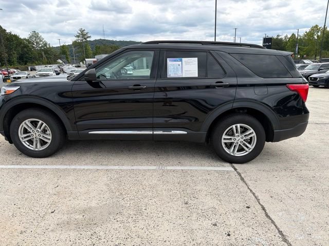 Used 2023 Ford Explorer XLT w/ Equipment Group 202A AWD/4WD image 12