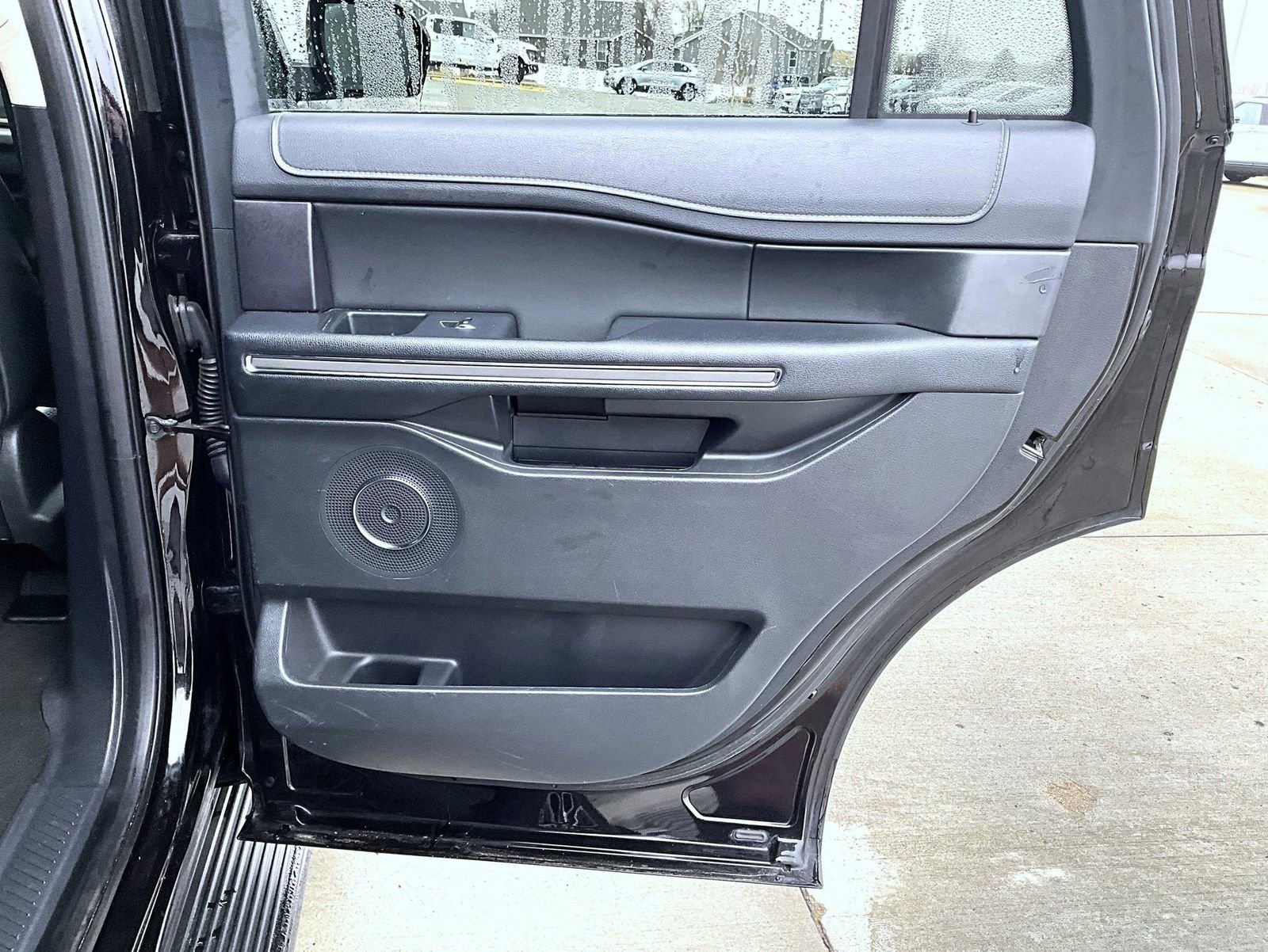 Used 2024 Ford Expedition XLT image 18