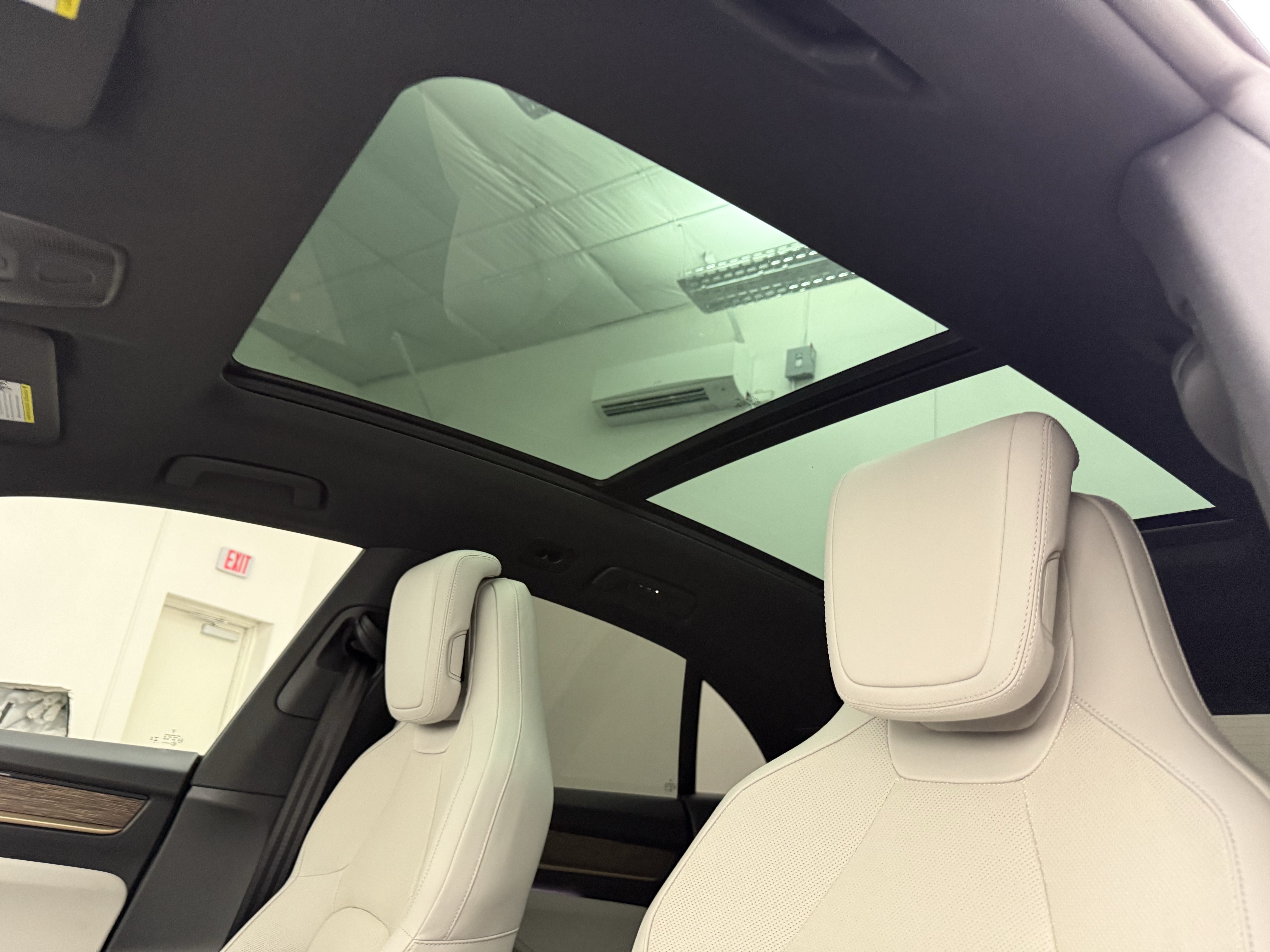 Used 2024 Porsche Macan 4 Electric AWD/4WD image 15