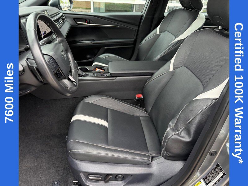 Used 2025 Toyota Camry SE FWD image 17