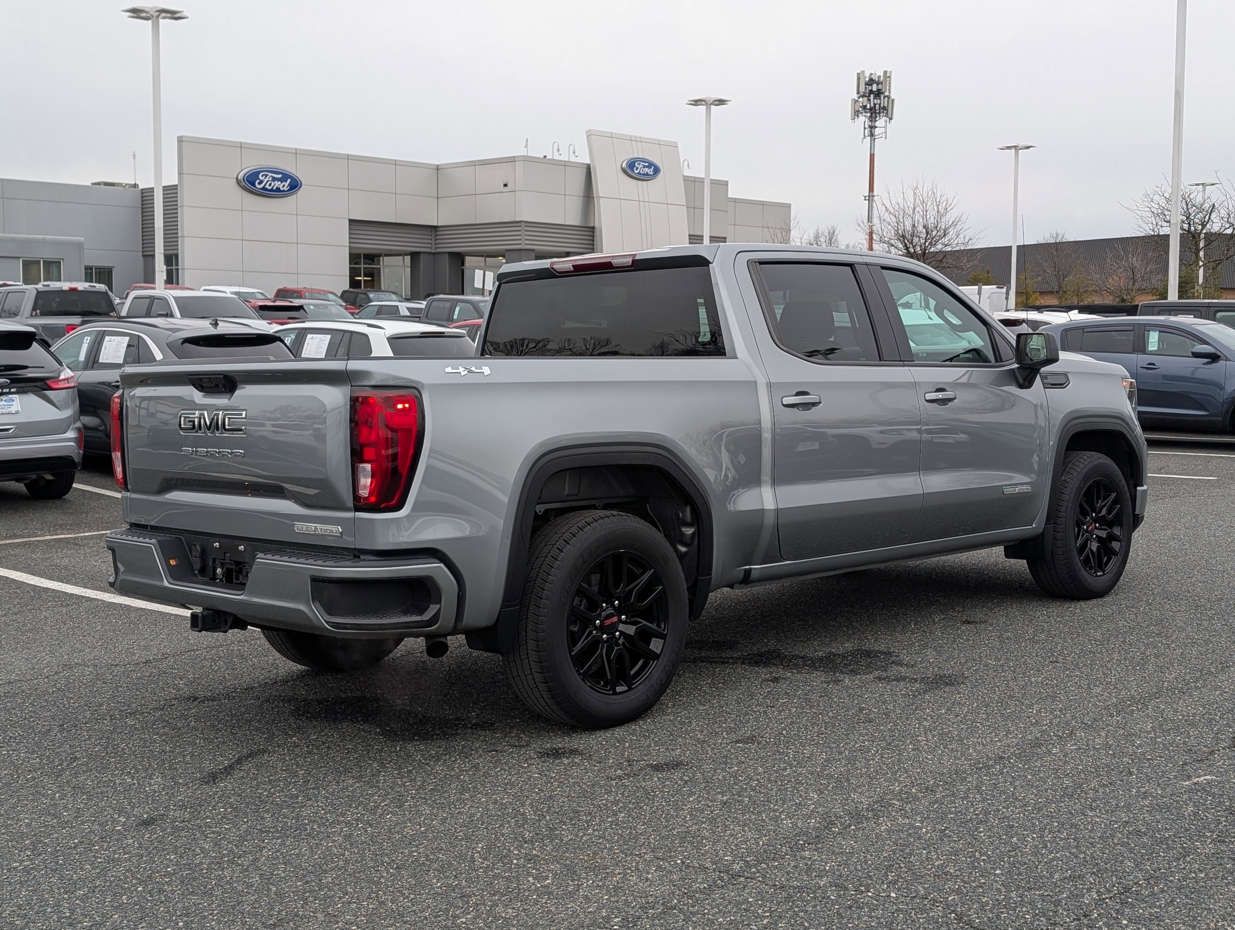 Used 2023 GMC Sierra 1500 Elevation image 3