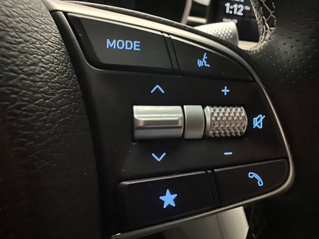 Certified 2025 Genesis G70 2.5T AWD/4WD image 21