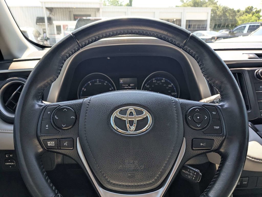 Used 2018 Toyota RAV4 XLE AWD/4WD image 20