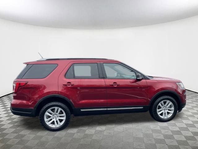 Used 2019 Ford Explorer XLT w/ Equipment Group 202A image 7