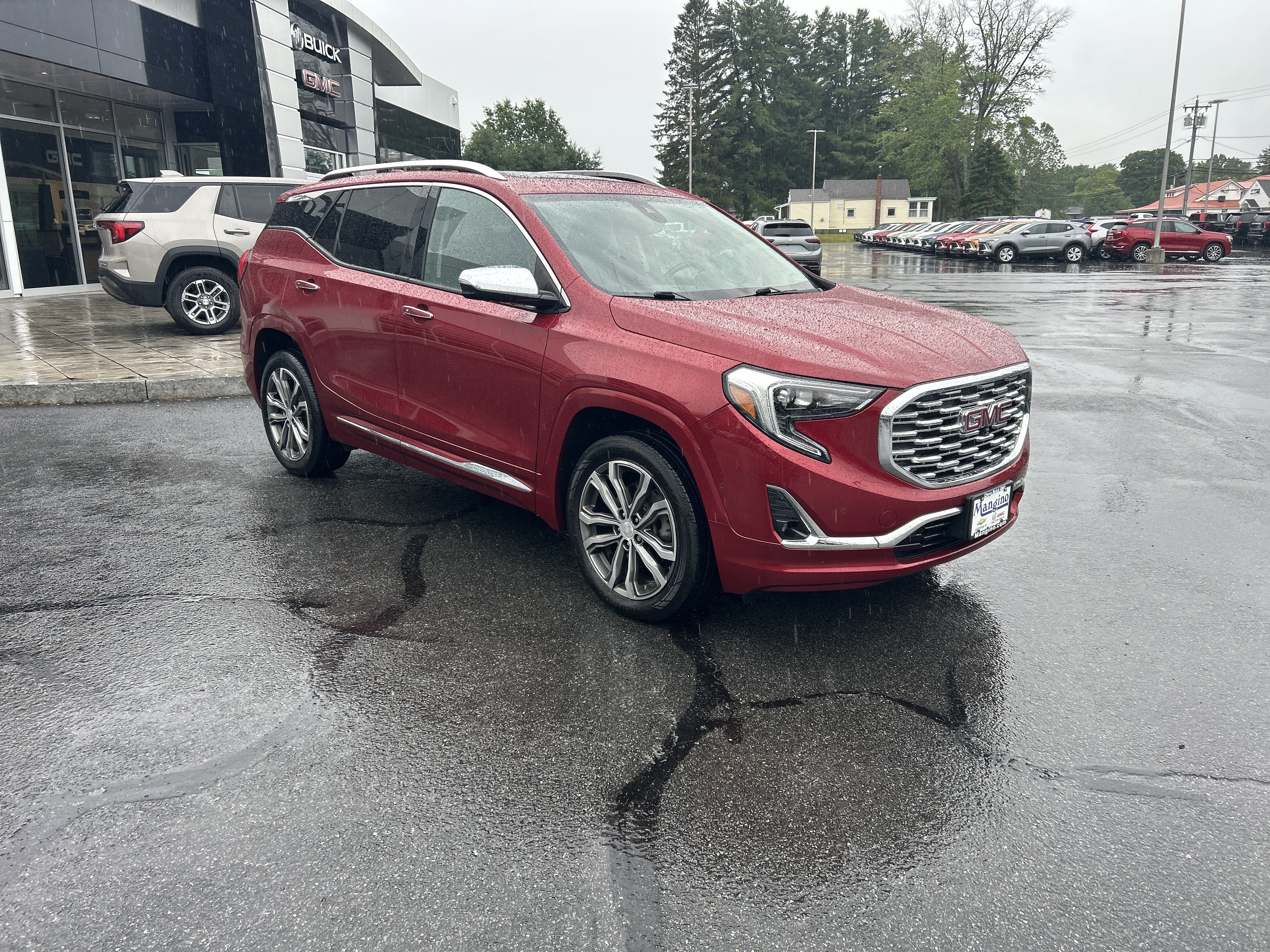 Used 2020 GMC Terrain Denali w/ Denali Premium Package AWD/4WD image 17