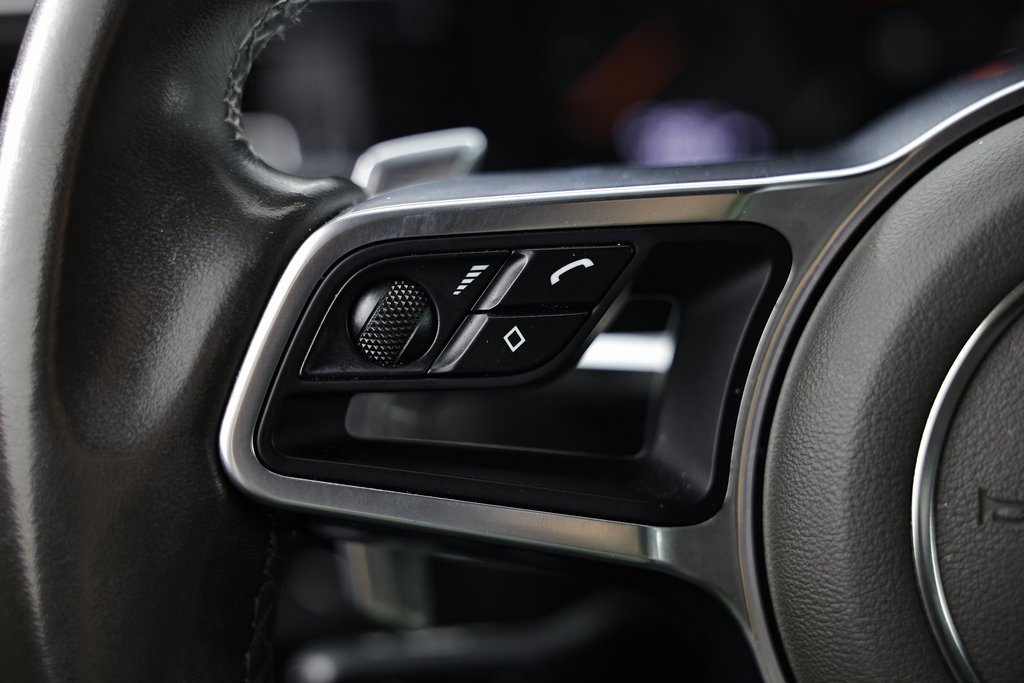 Used 2021 Porsche Macan image 35