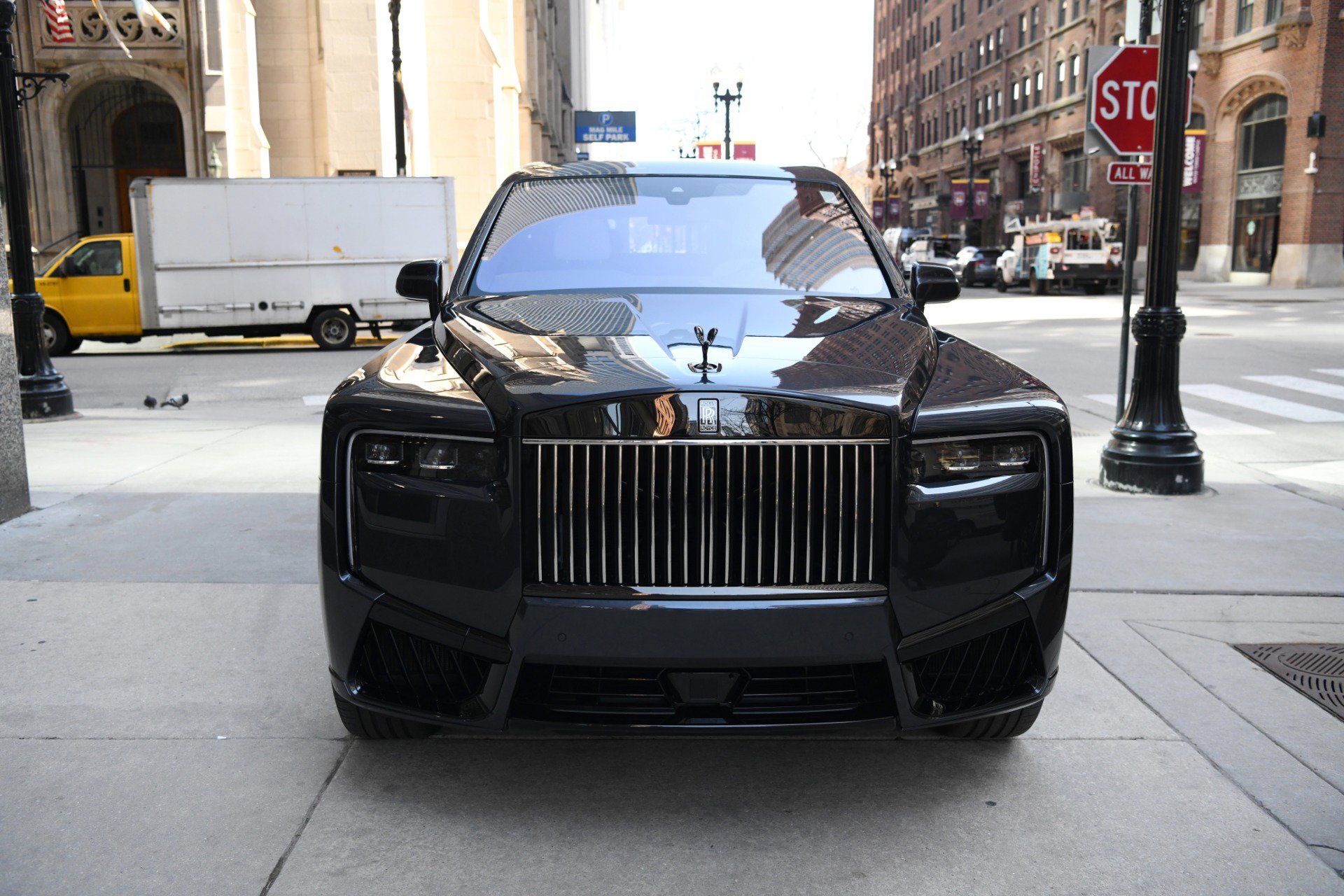 New 2025 Rolls-Royce Cullinan Black Badge image 2