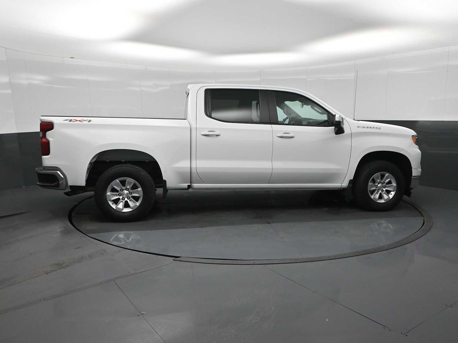 Used 2023 Chevrolet Silverado 1500 LT w/ Work Truck Package image 9