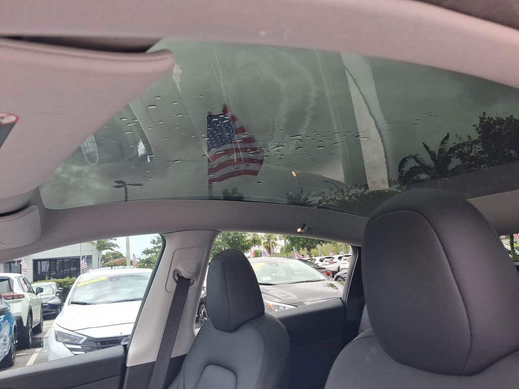 Used 2024 Tesla Model Y Long Range image 14