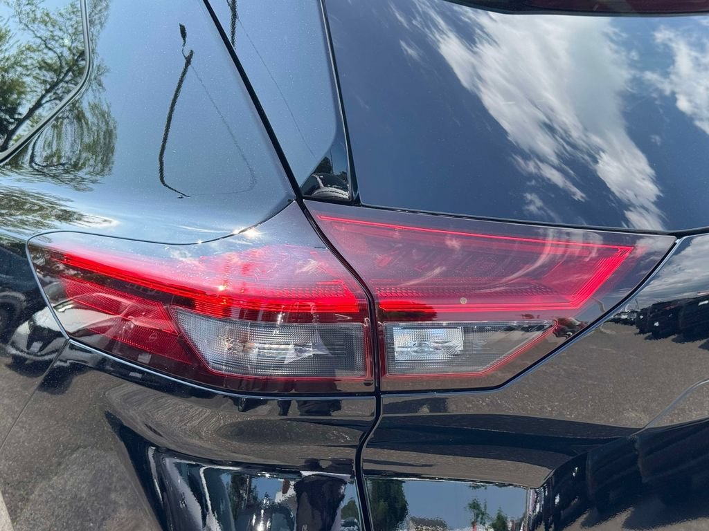 Certified 2026 Nissan Rogue Platinum AWD/4WD image 10
