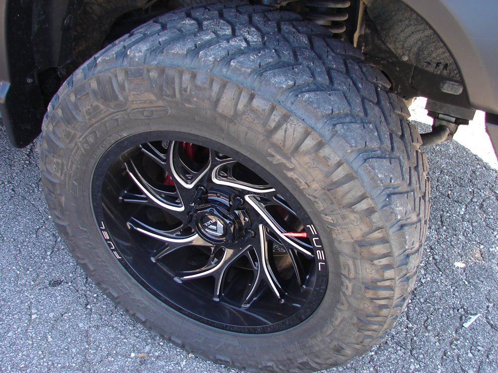Used 2017 Toyota Tundra Limited image 3