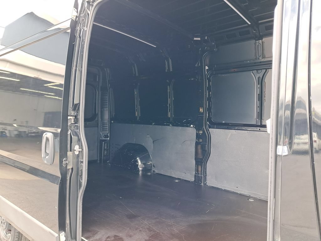 Used 2021 RAM ProMaster 2500 w/ Premium Appearance Group FWD image 10