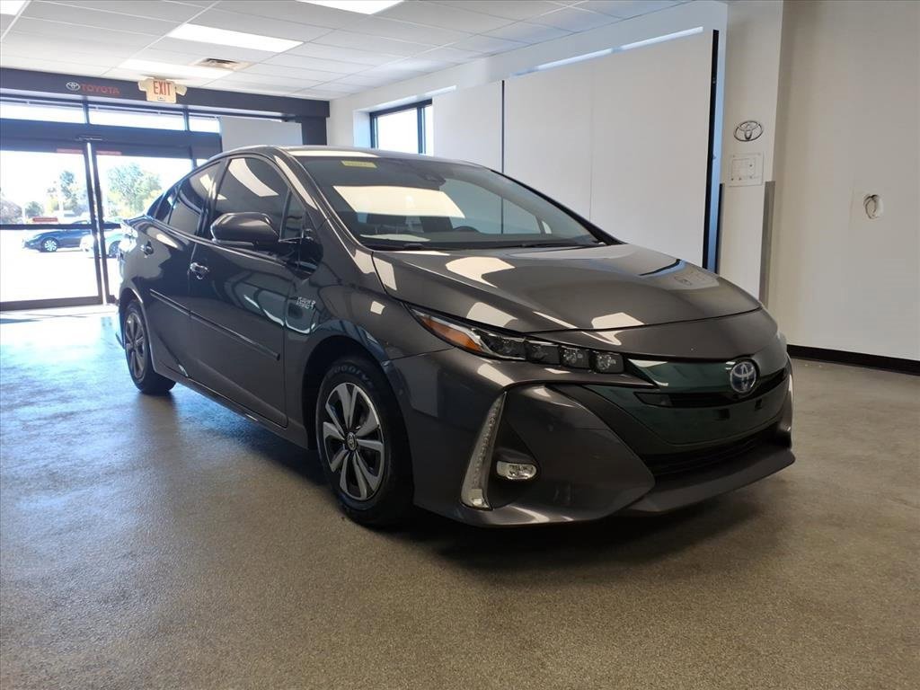 Used 2019 Toyota Prius Prime Advanced image 3