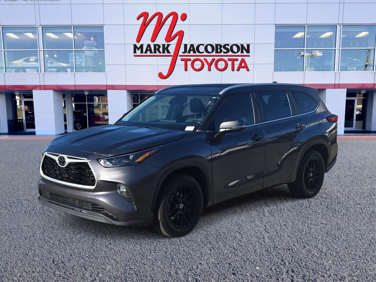 Used 2023 Toyota Highlander XLE