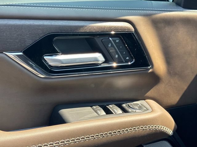 New 2026 GMC Yukon Denali Ultimate AWD/4WD image 27