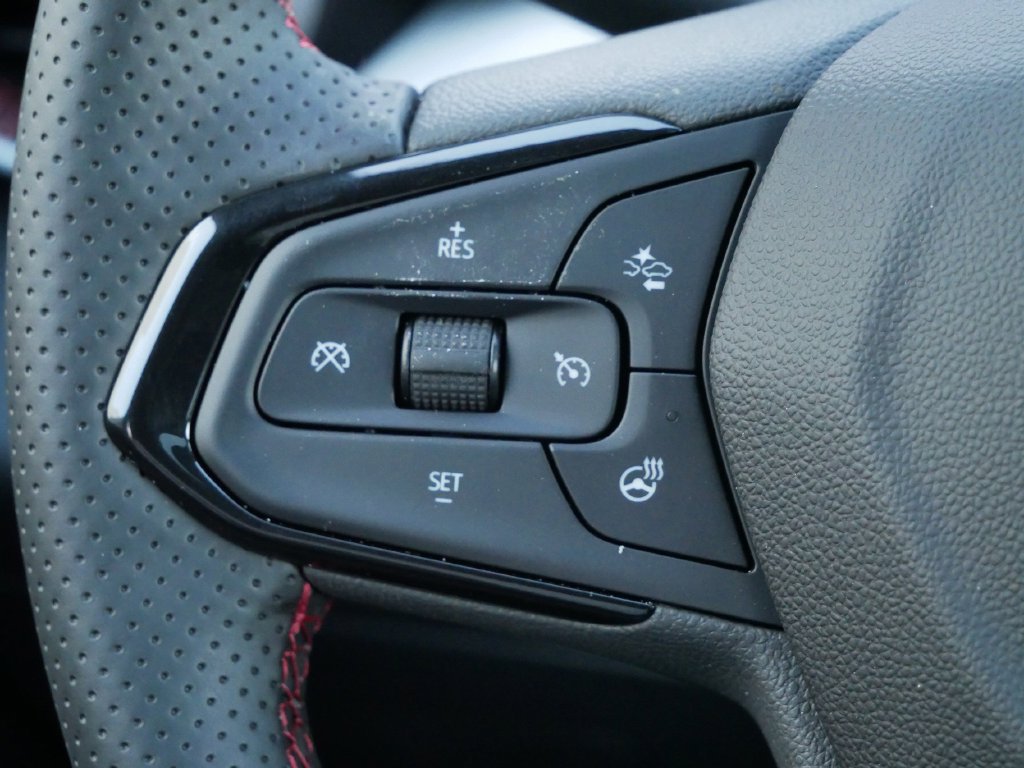 New 2026 Chevrolet Trax RS w/ Sunroof Package FWD image 18