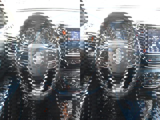 Used 2021 Jeep Cherokee Latitude Lux w/ Comfort/Convenience Group image 13