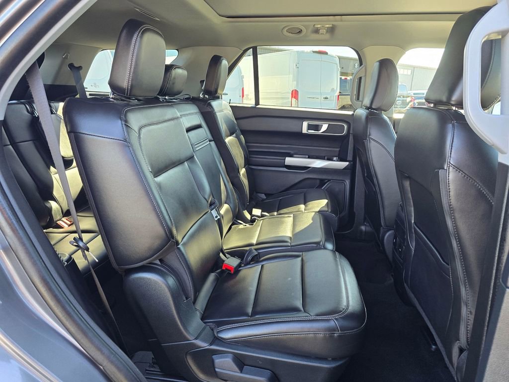 Used 2024 Ford Explorer XLT w/ Equipment Group 202A AWD/4WD image 16