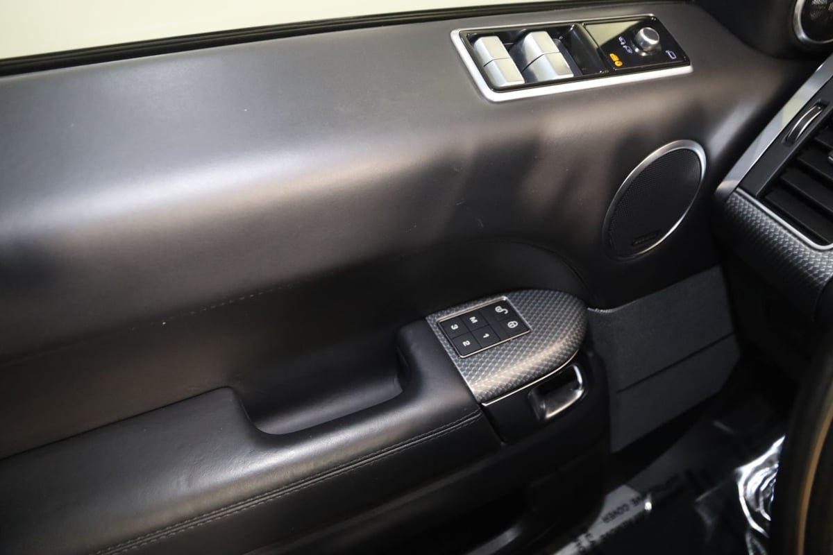 Used 2019 Land Rover Range Rover Sport Supercharged AWD/4WD image 31