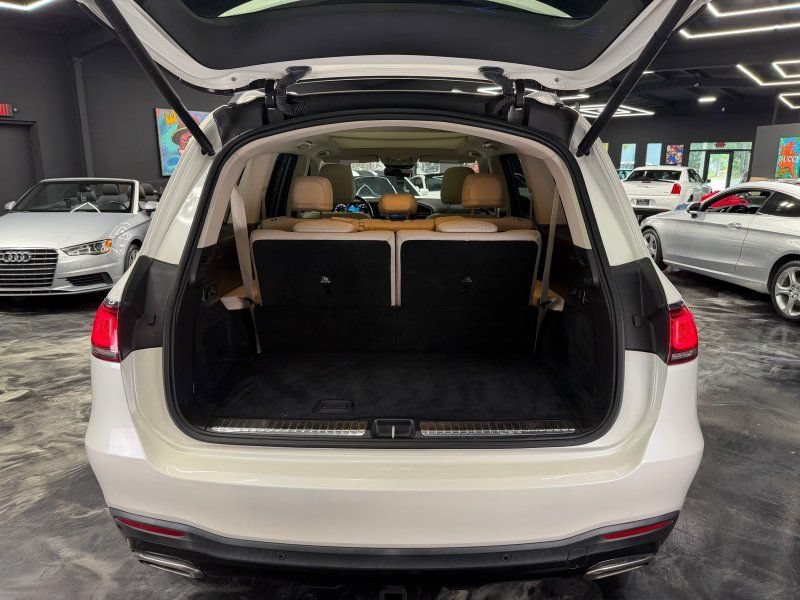 Used 2021 Mercedes-Benz GLS 580 4MATIC image 29