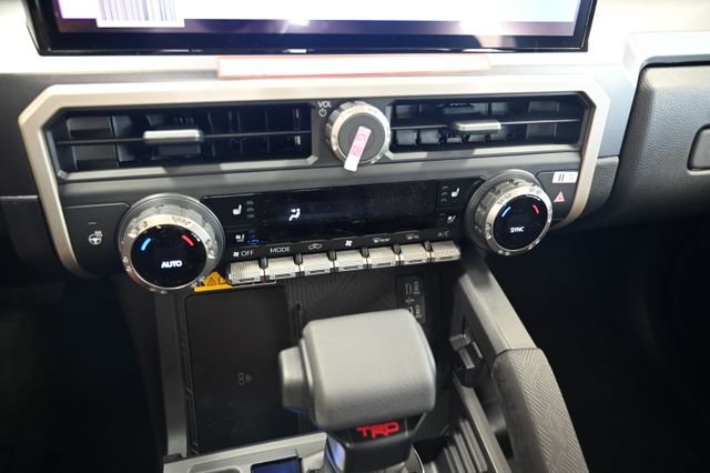New 2026 Toyota Tacoma TRD Off-Road w/ TRD Off Road Premium Package AWD/4WD image 18