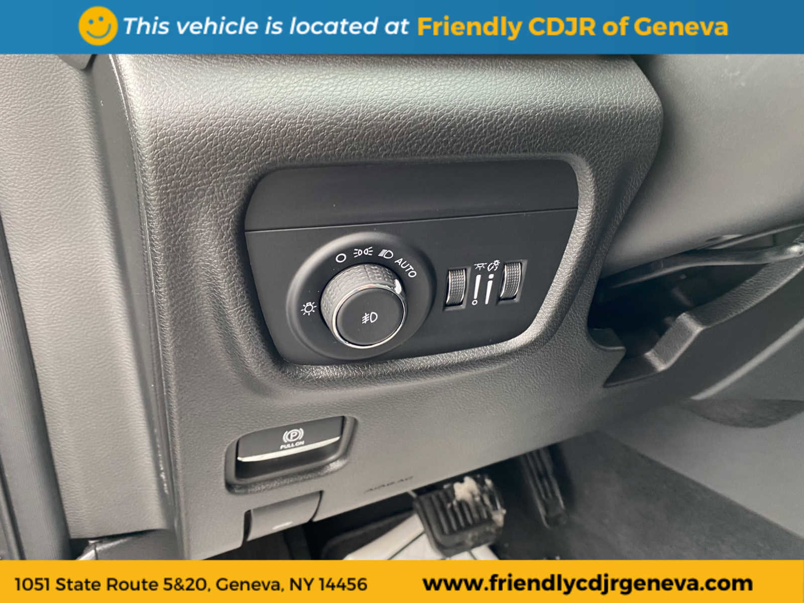 Used 2025 Jeep Grand Cherokee Limited w/ Trailer Tow Package image 21