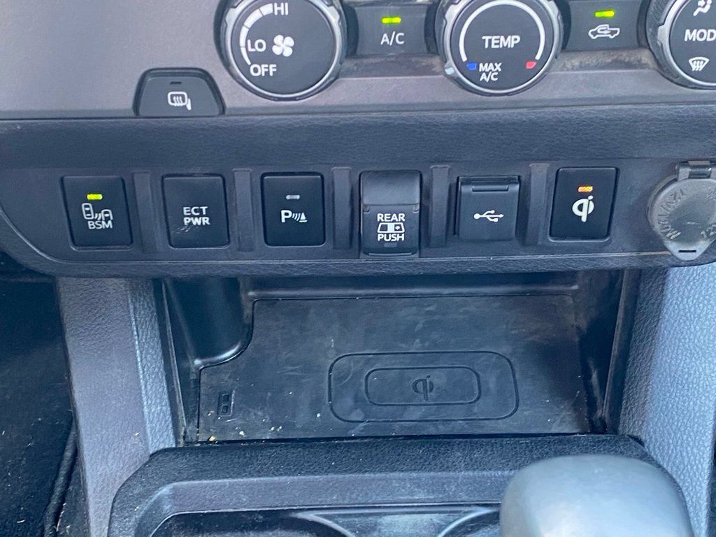 Used 2020 Toyota Tacoma TRD Off-Road w/ Technology Package RWD image 18