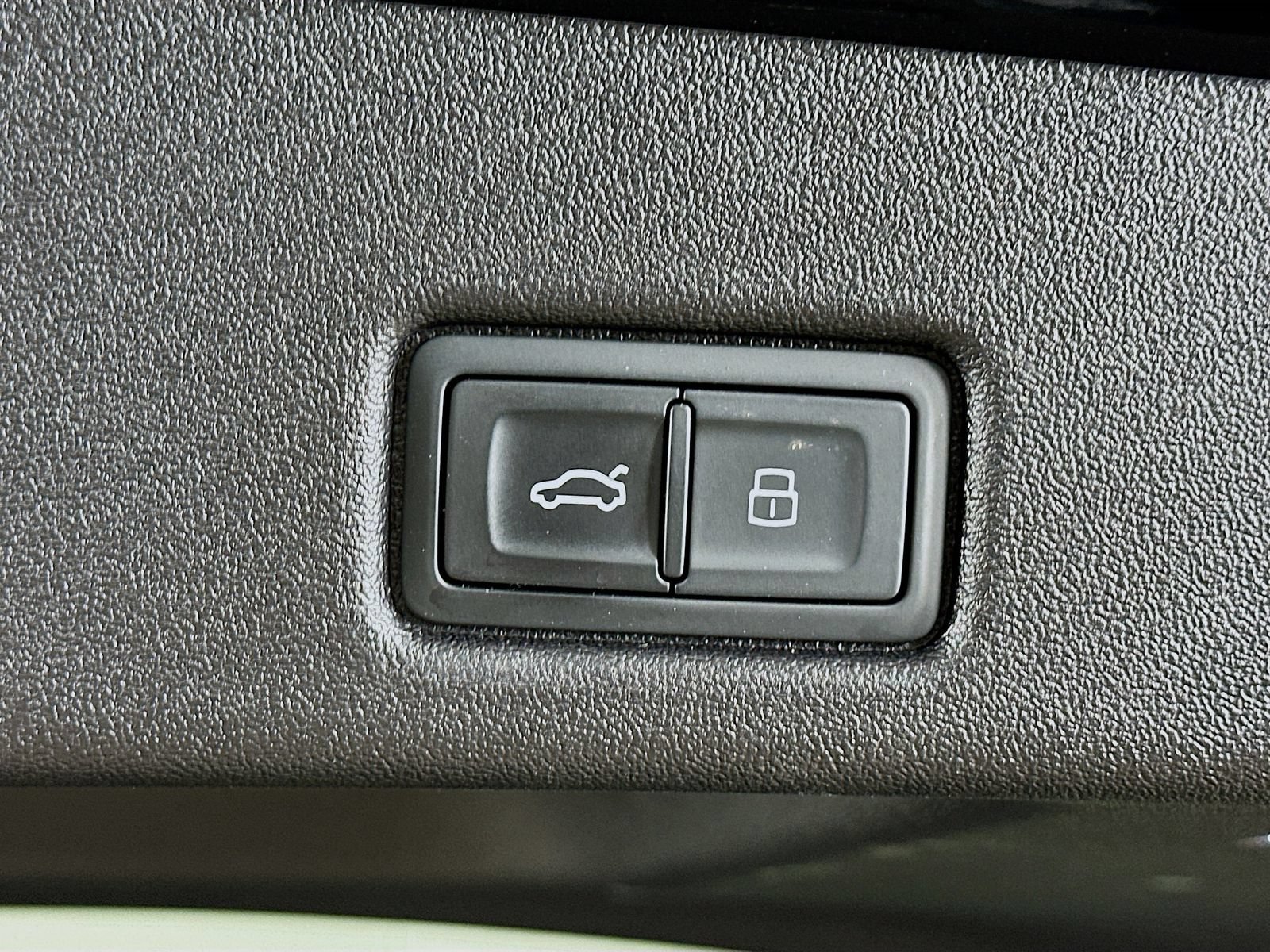 Used 2025 Audi Q5 Premium AWD/4WD image 39