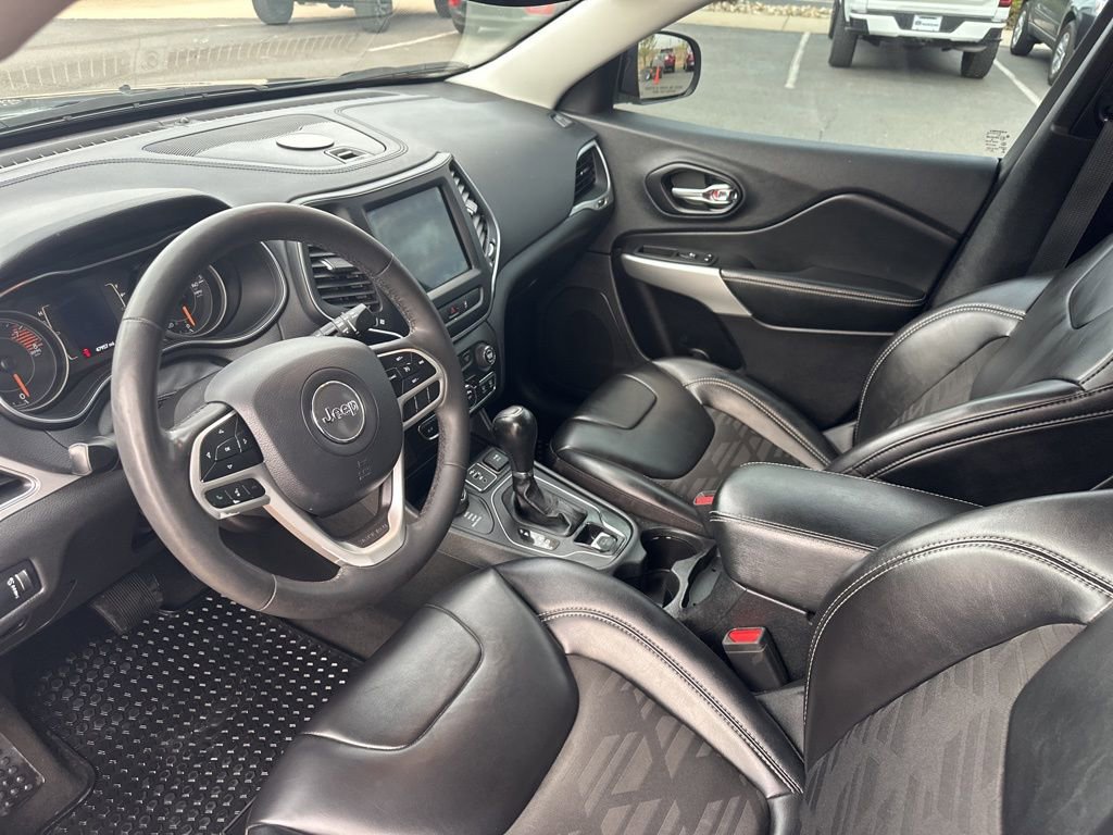 Used 2022 Jeep Cherokee Latitude AWD/4WD image 14