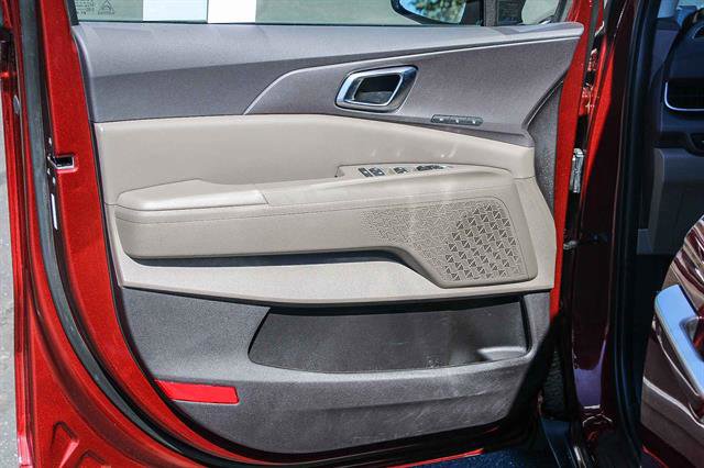 Used 2025 Kia Carnival SX image 19