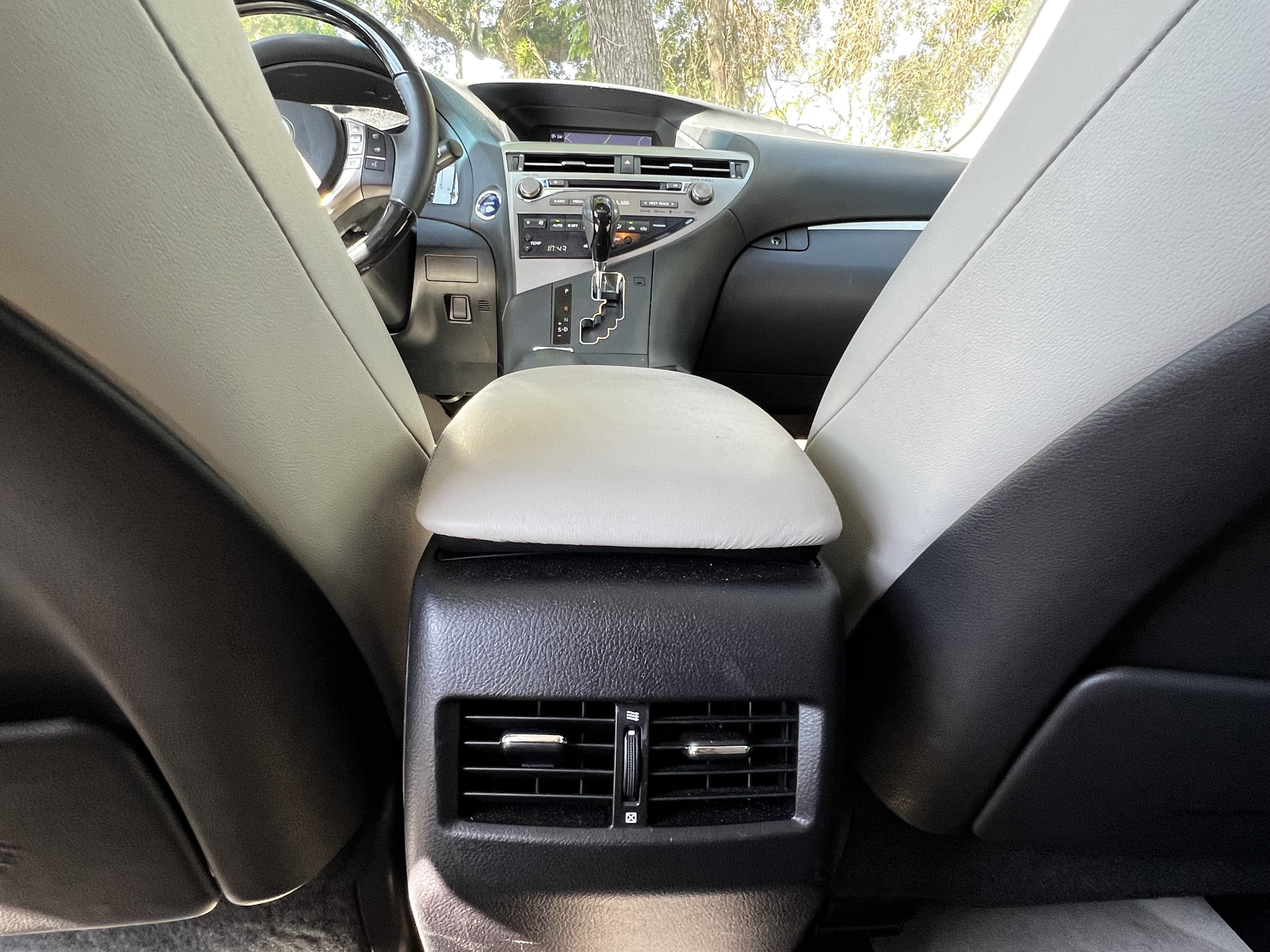 Used 2015 Lexus RX 450h FWD image 39