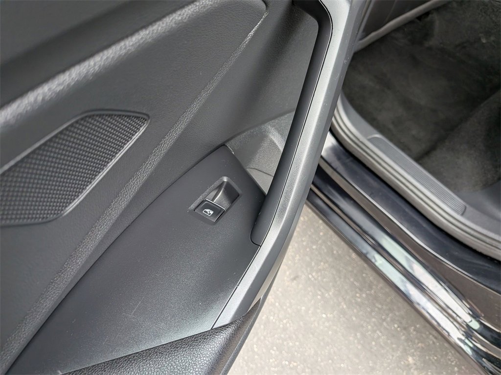 Used 2024 Volkswagen Jetta SE image 28