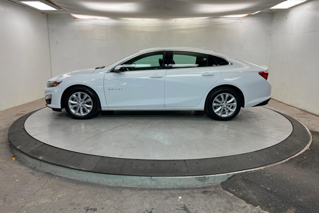 Used 2025 Chevrolet Malibu LT FWD image 2