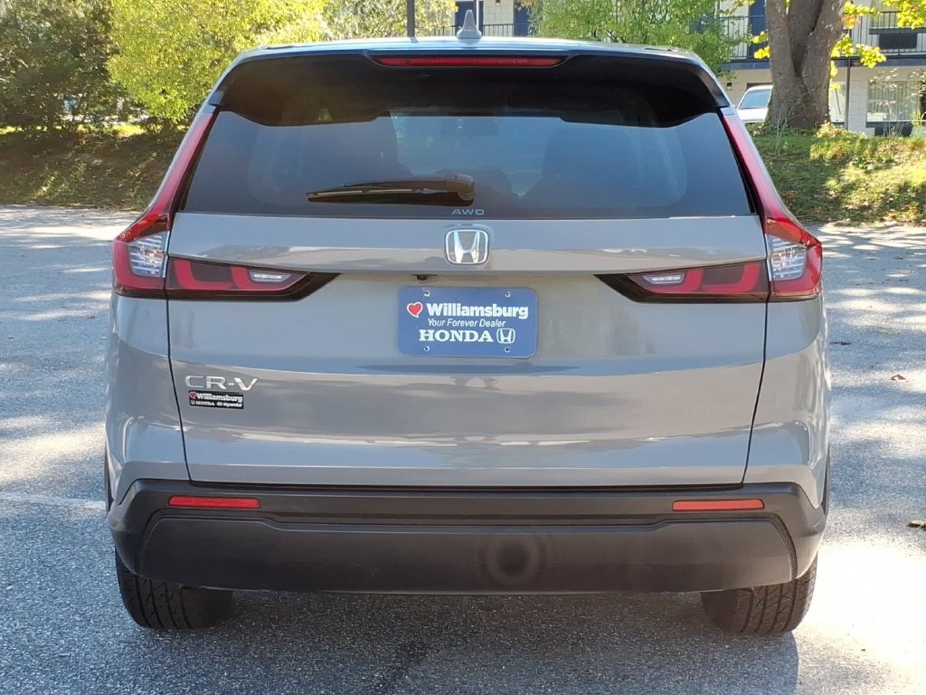 Used 2024 Honda CR-V LX image 8