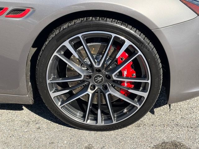 Used 2022 Maserati Quattroporte Trofeo image 12