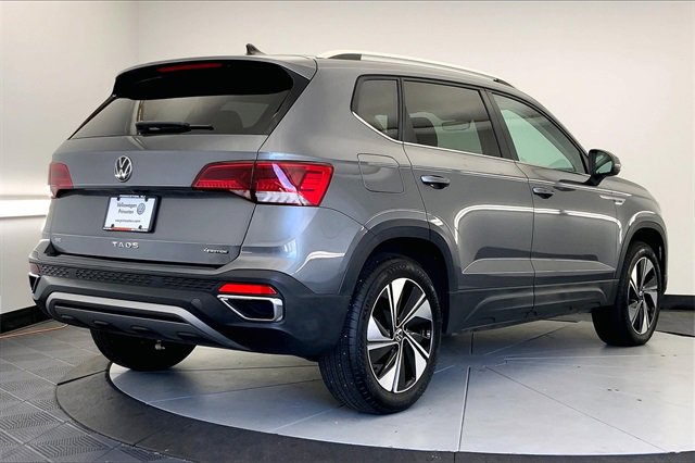 Used 2024 Volkswagen Taos SE image 13