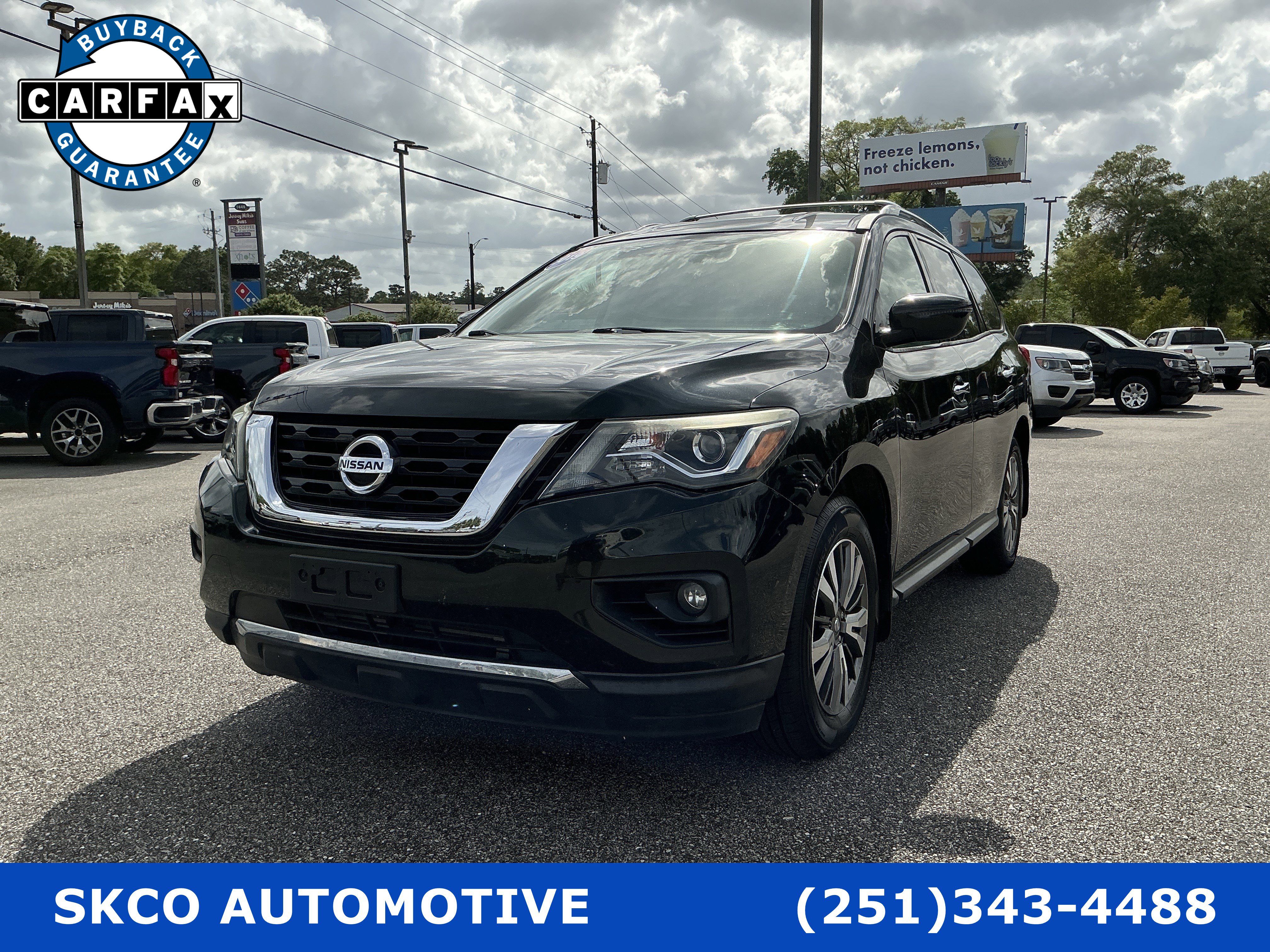 Used 2019 Nissan Pathfinder SV image 1