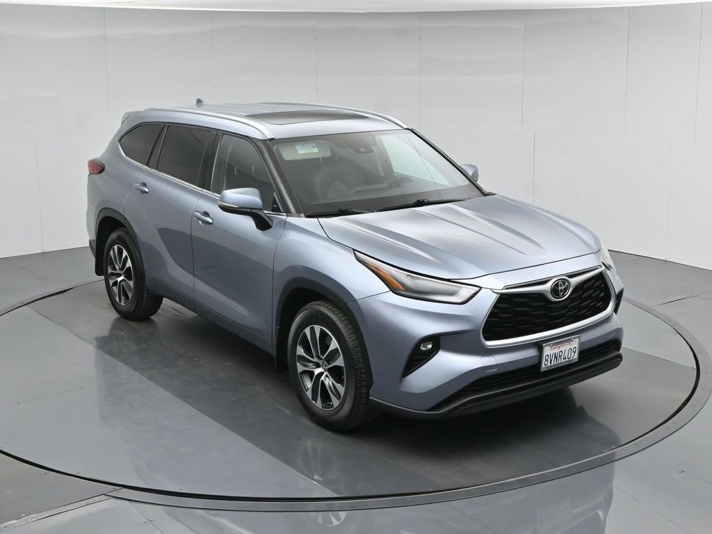 Used 2021 Toyota Highlander XLE image 41