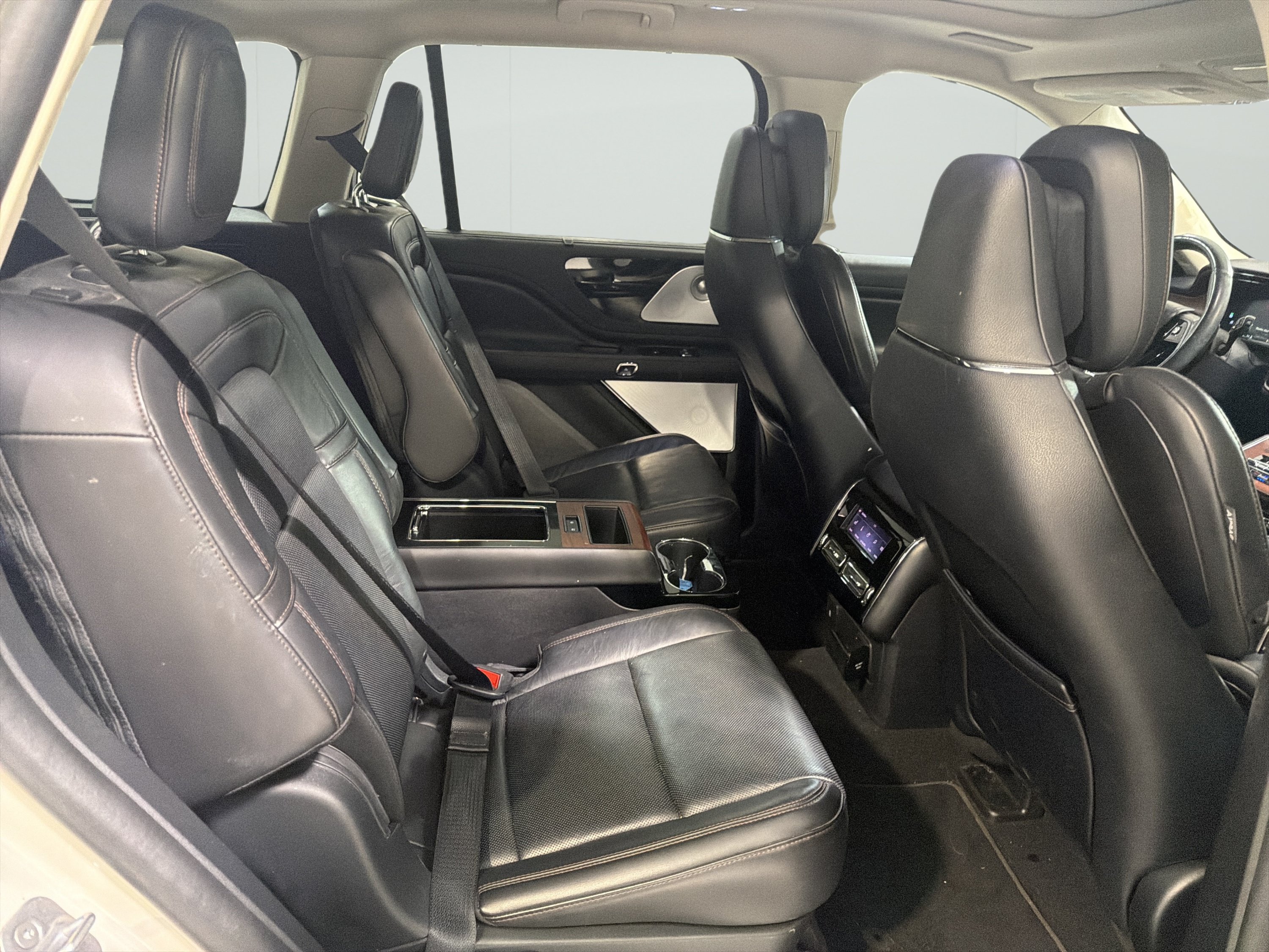 Used 2021 Lincoln Aviator Reserve w/ Equipment Group 201A RWD image 12