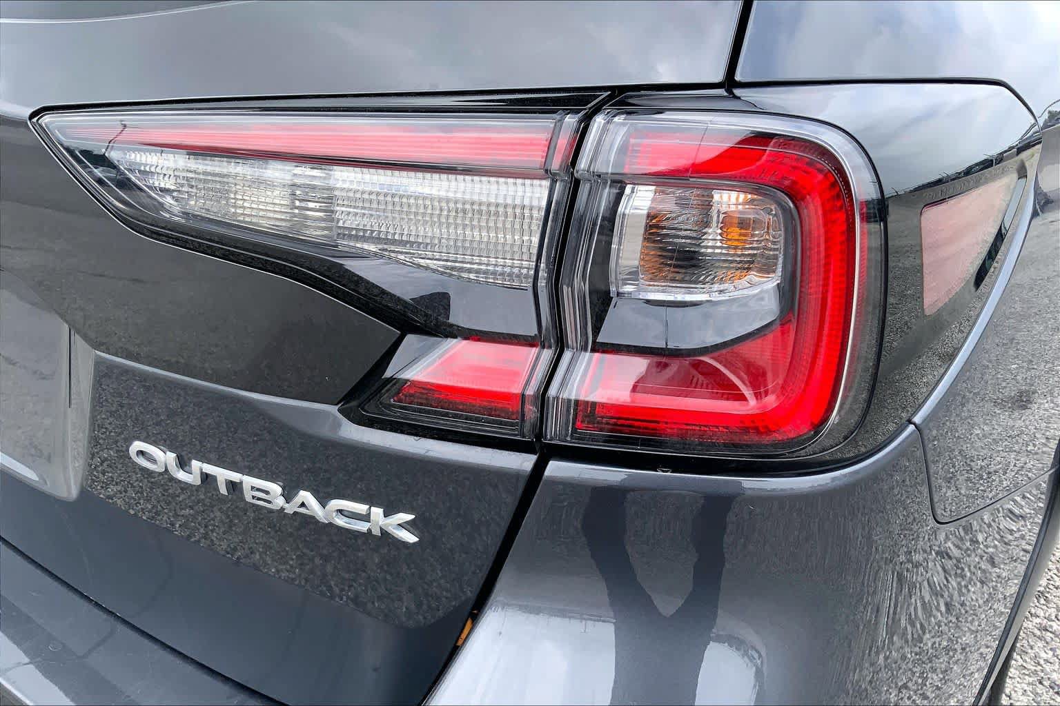 Used 2023 Subaru Outback Premium AWD/4WD image 30