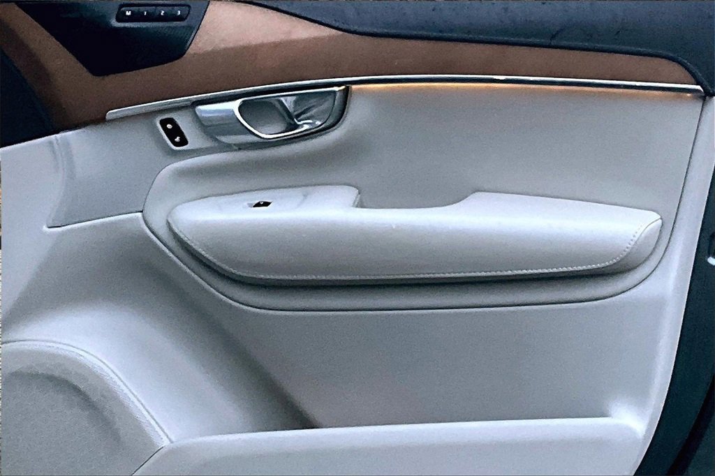 Used 2019 Volvo XC90 T6 Inscription w/ Protection Package image 21