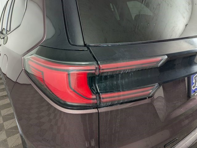 Certified 2025 GMC Acadia Elevation w/ Elevation Premium Package image 13